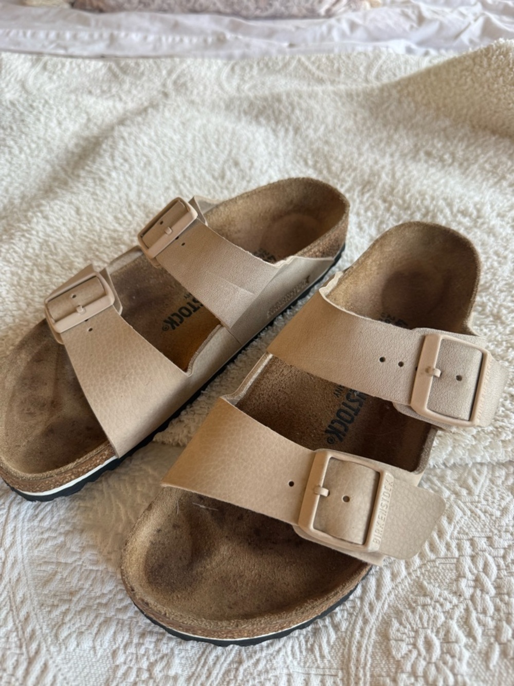 40/size 9 Birkenstock Arizona Sandals in Light Beige